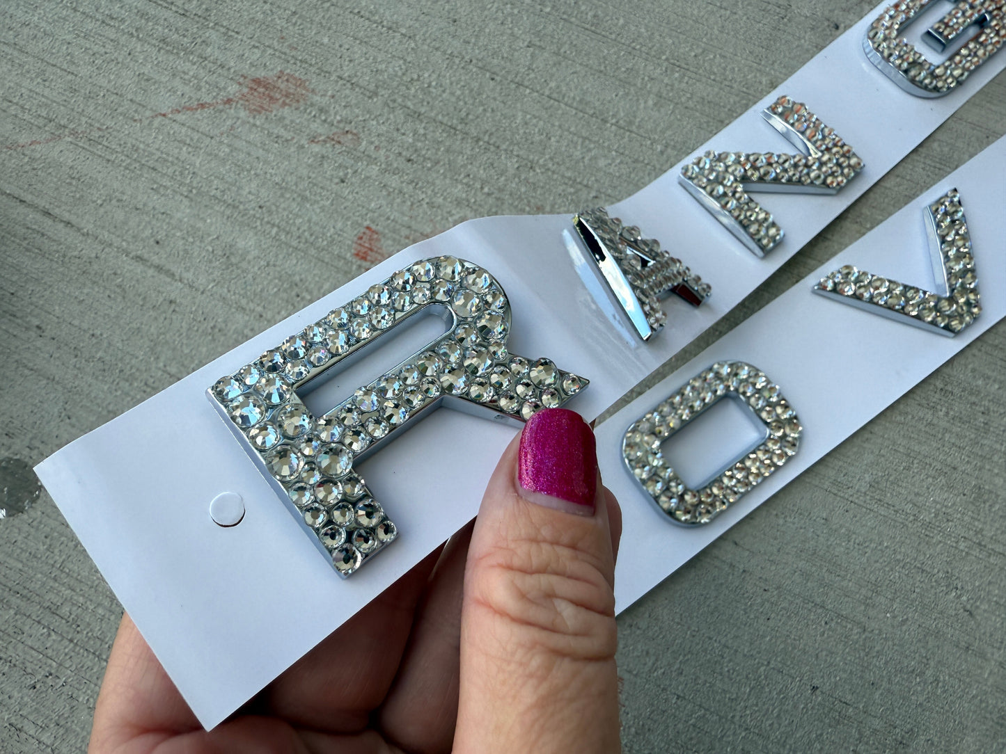Range Rover Crystal Emblem – Handcrafted 3D Rhinestone Car Accessory for Luxury Vehicles
