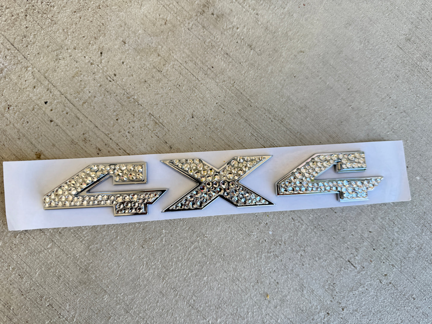 4x4 Crystal Emblem – Handcrafted 3D Rhinestone Car Accessory for Luxury Vehicles