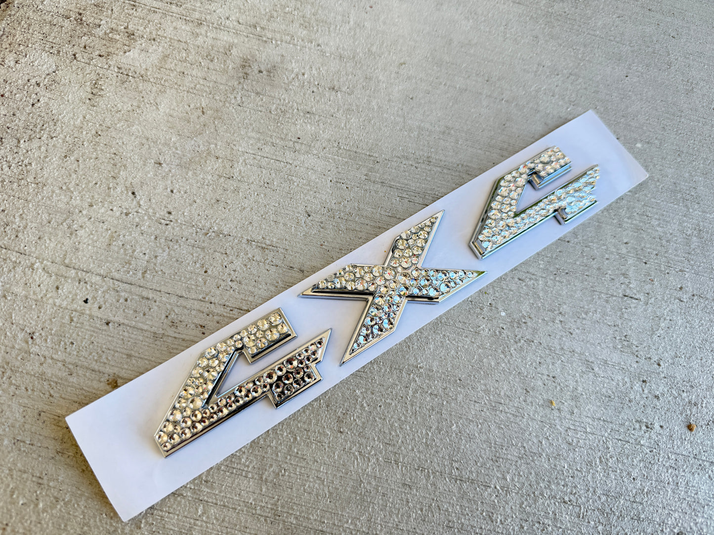 4x4 Crystal Emblem – Handcrafted 3D Rhinestone Car Accessory for Luxury Vehicles